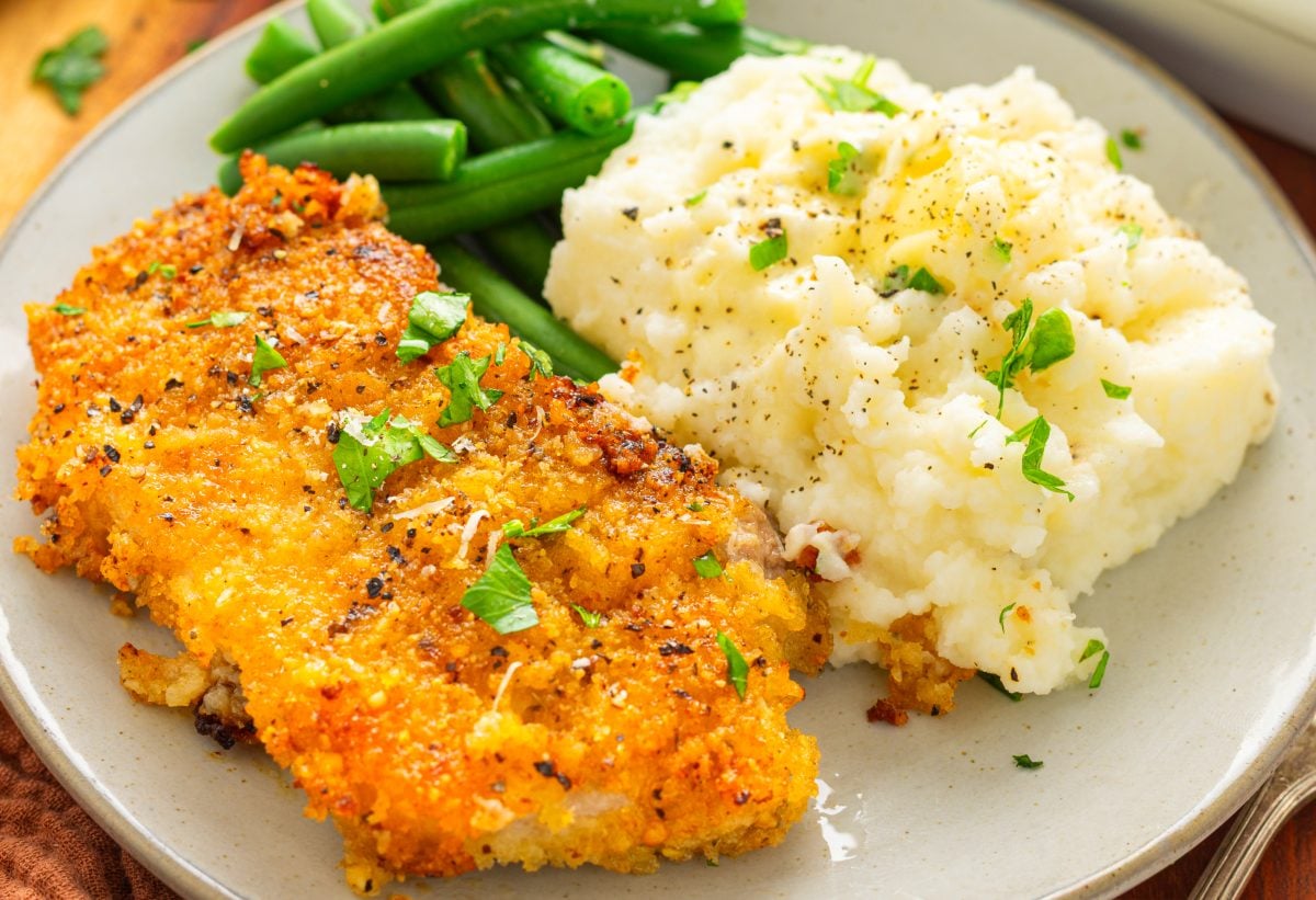 Crispy Oven Baked Pork Chops: Quick Weeknight Dinner in 30 Mins